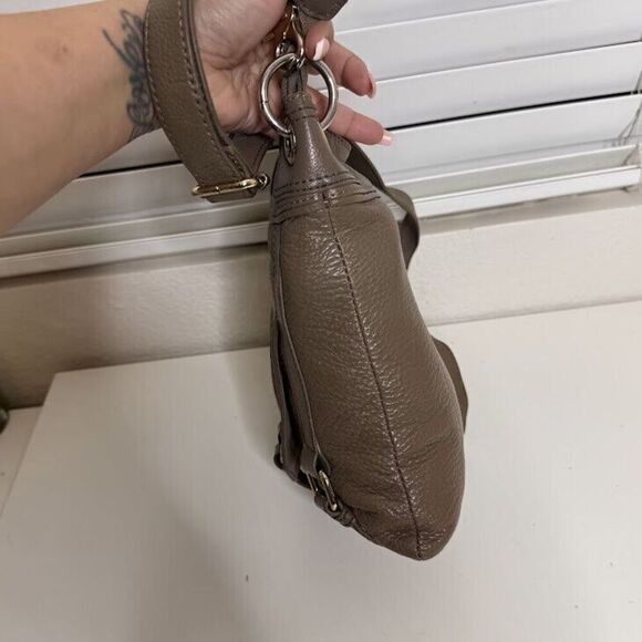 The Sak Crossbody Bag Taupe Brown Leather Adjustable Compact Travel Boho Purse - Picture 4 of 16